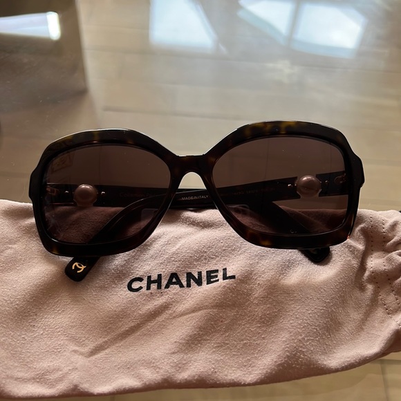 Chanel Pearl Accent Sunglasses - Picture 1 of 16